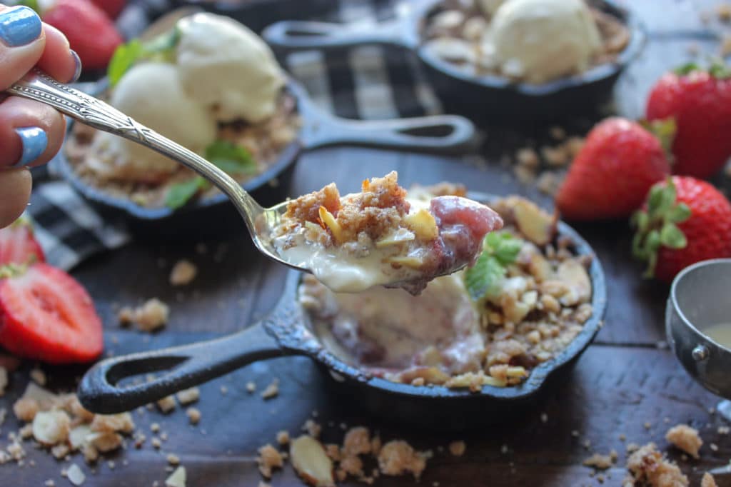 Easy Keto Berry Crisp