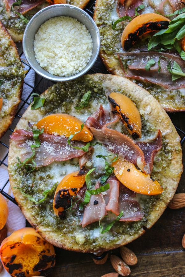 Grilled Low Carb Apricot Pesto &amp; Prosciutto Flatbread