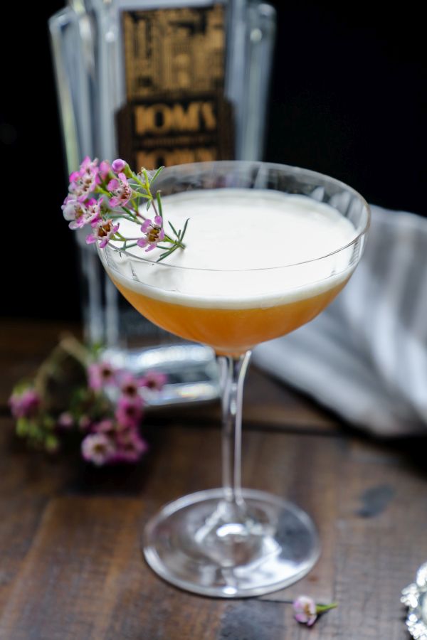 Earl Grey Gin Fizz Cocktail