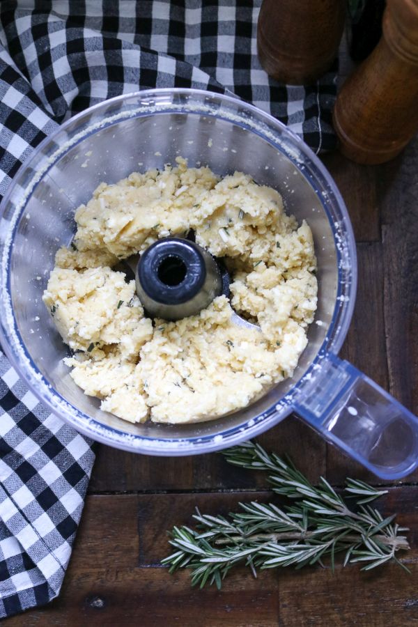 Easy Cast Iron Keto Focaccia Bread Bonappeteach
