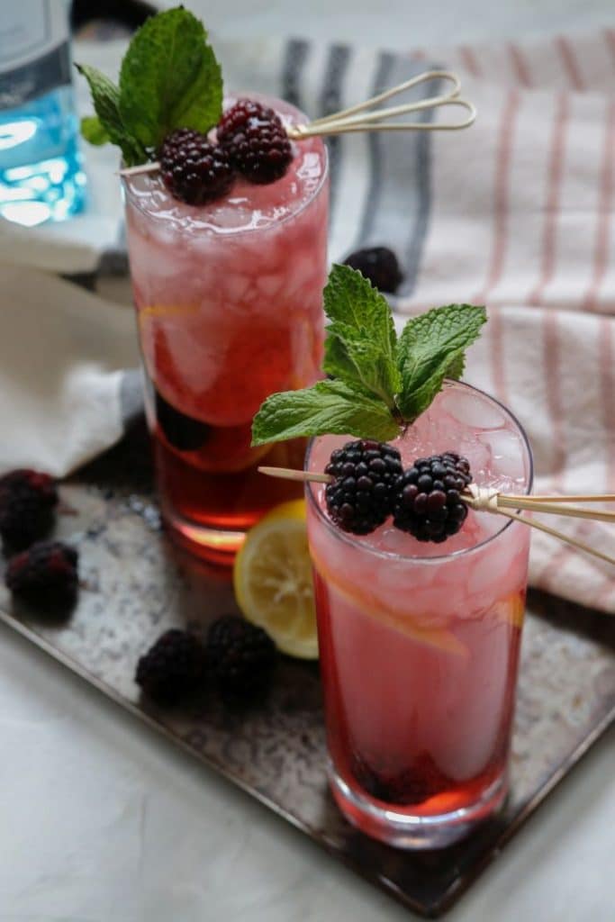 How to Gin Friends and Influence People- A Keto Blackberry Bramble 1