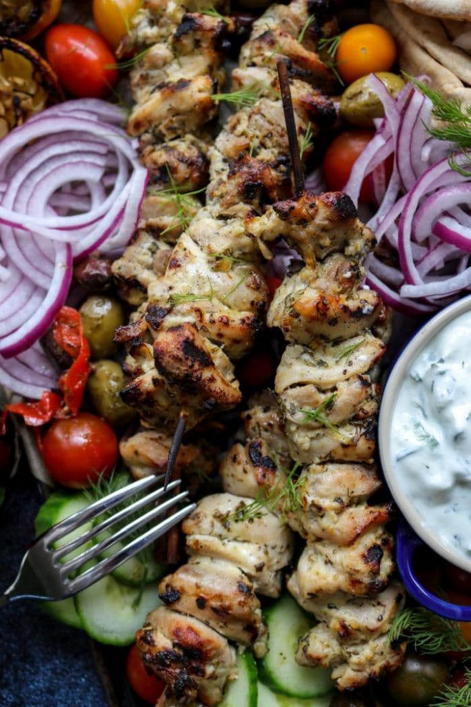 Easy Grilled Greek Chicken Platter 
