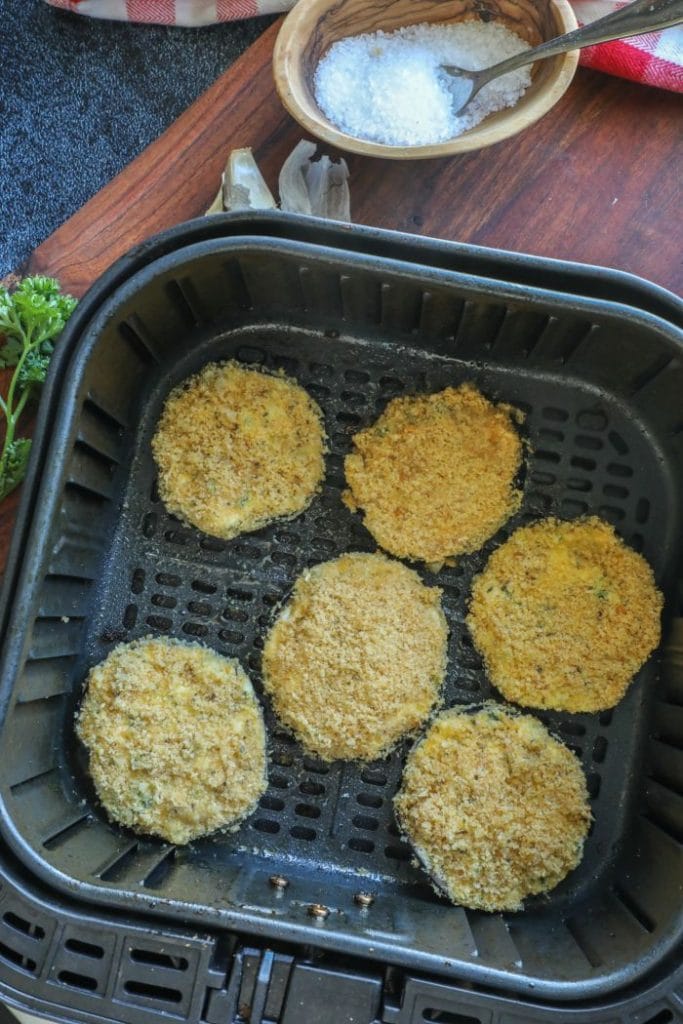 Air fryer with Crispy Keto Ricotta Stuffed Eggplant Rounds 