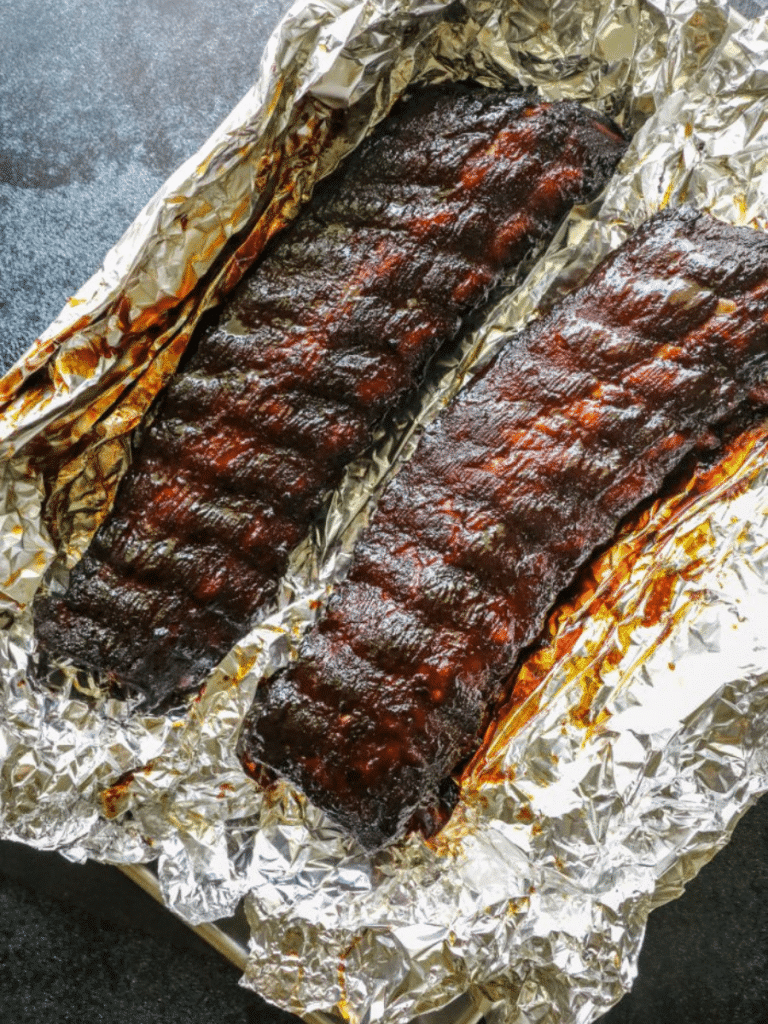 slow smoked ribs 3-2-1 ribs on the big green egg