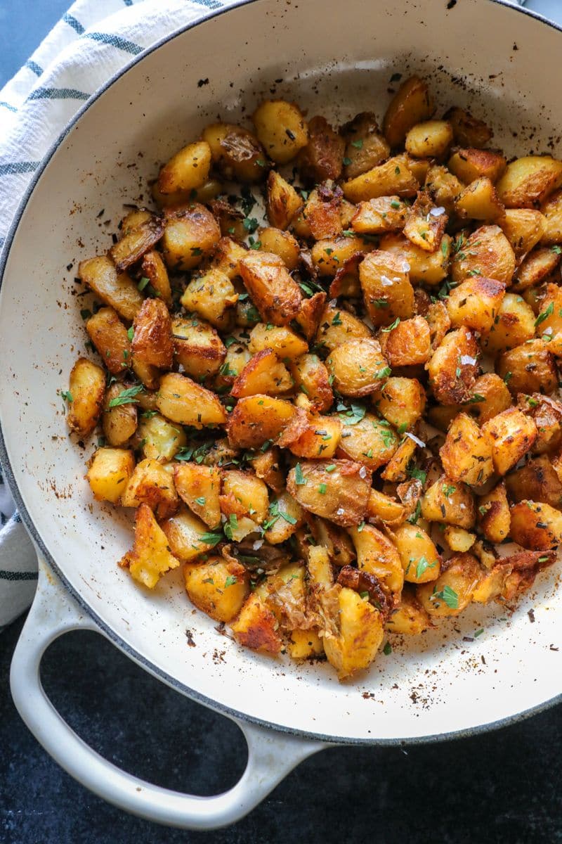 https://www.bonappeteach.com/wp-content/uploads/2021/09/Crispy-Garlic-Herb-Roasted-Potatoes-9.jpg