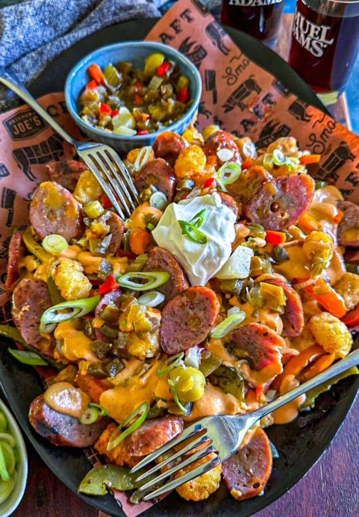 Brats and tots Bratwurst Nachos recipe