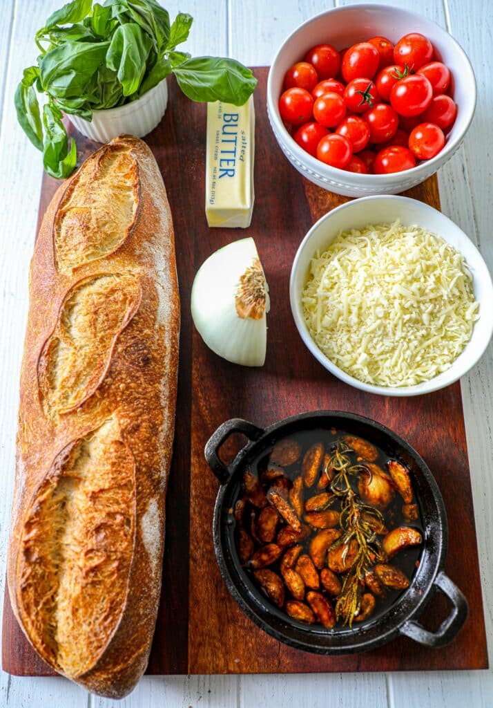 Cheesy Garlic Bread With Steak Bruschetta ingredients 