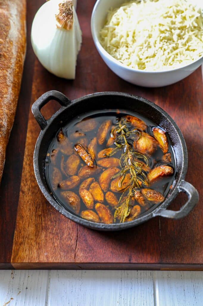 Making roasted garlic confit 