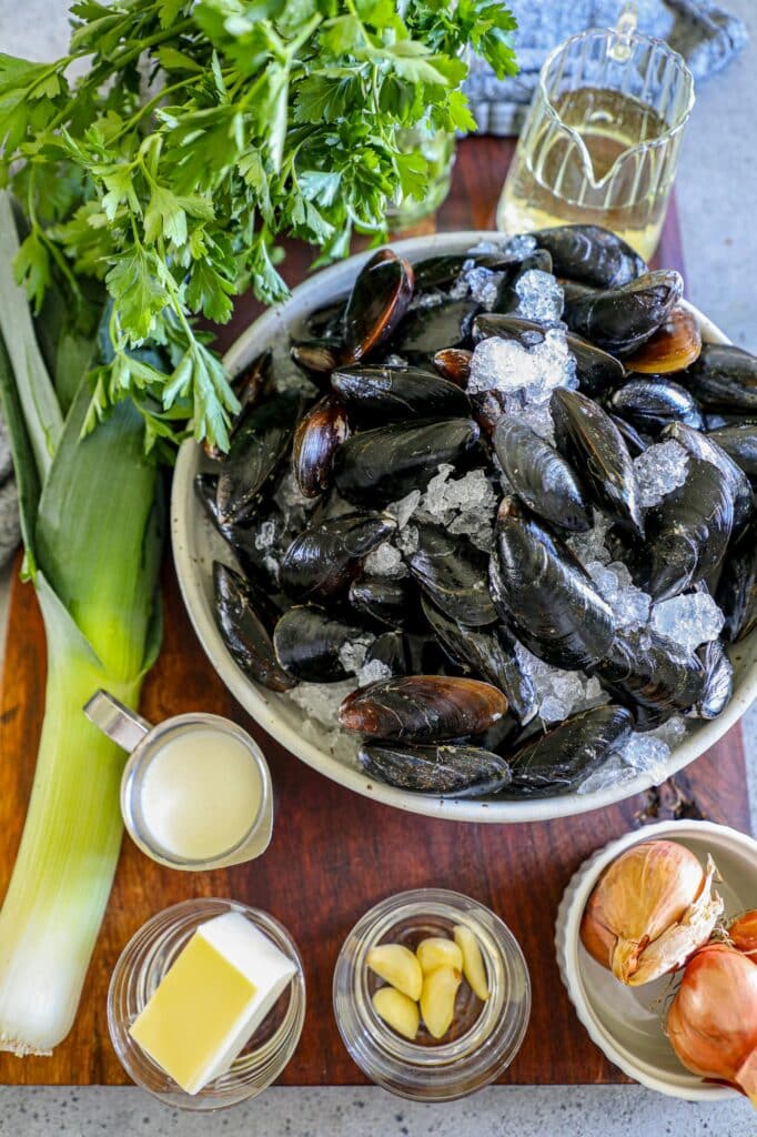 Ingredients for Mussels In White Wine Cream Sauce