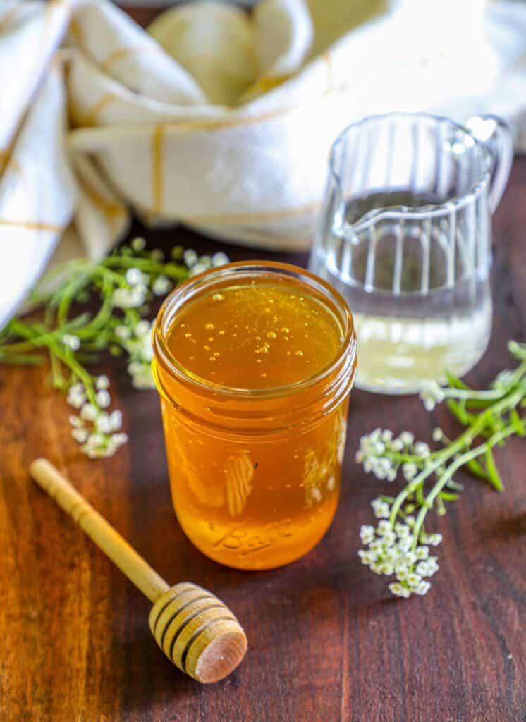 Honey Syrup Recipe ingredients (honey and water)
